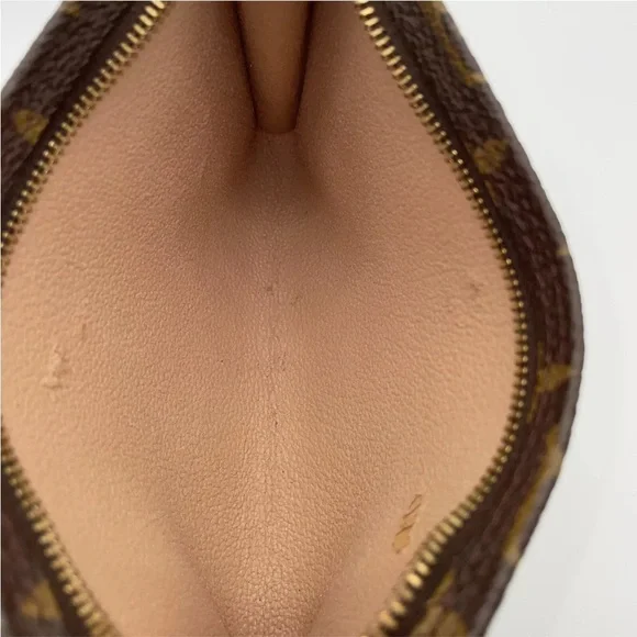 Louis Vuitton Pouch - Picture 7 of 13